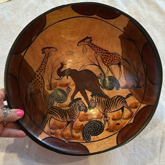 Vintage Hand Crafted Wooden Bowl African Folk Art Brown Giraffe Zebra Elephant - Picture 1 of 8